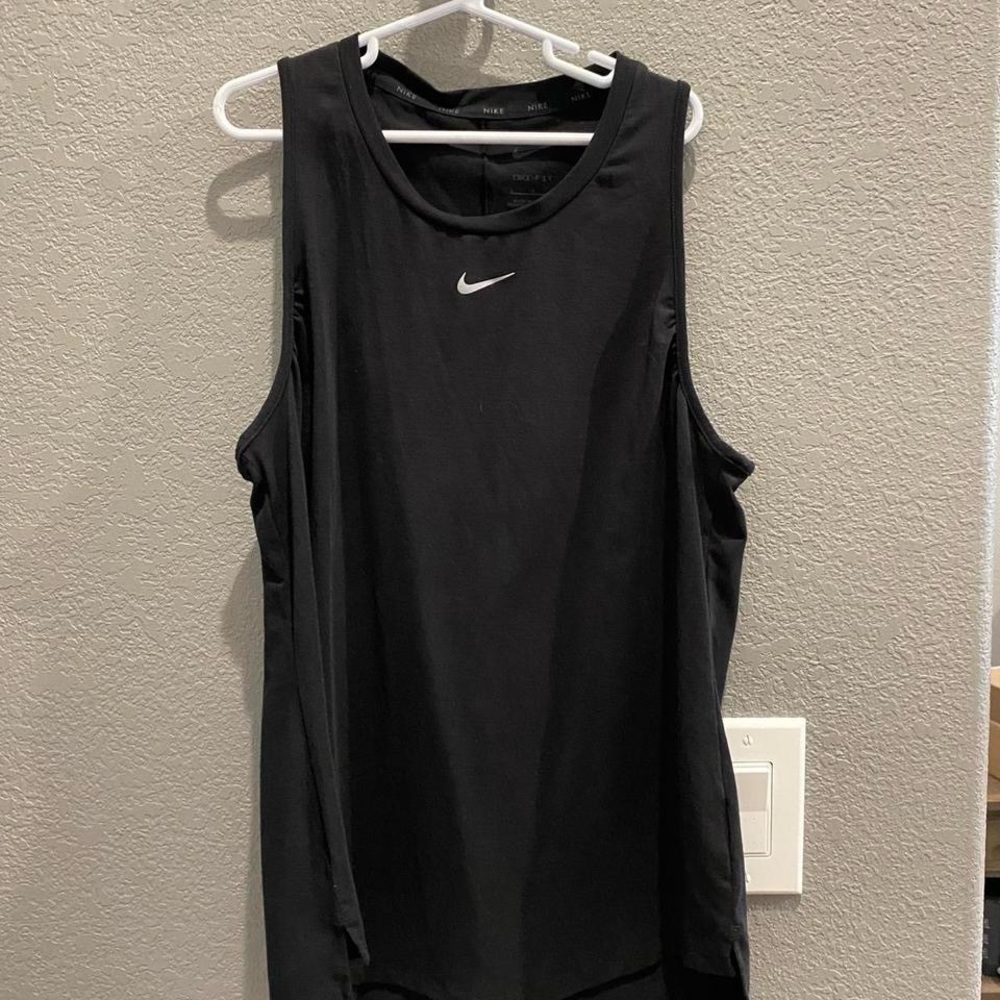 Nike Women's Black Muscle Tee